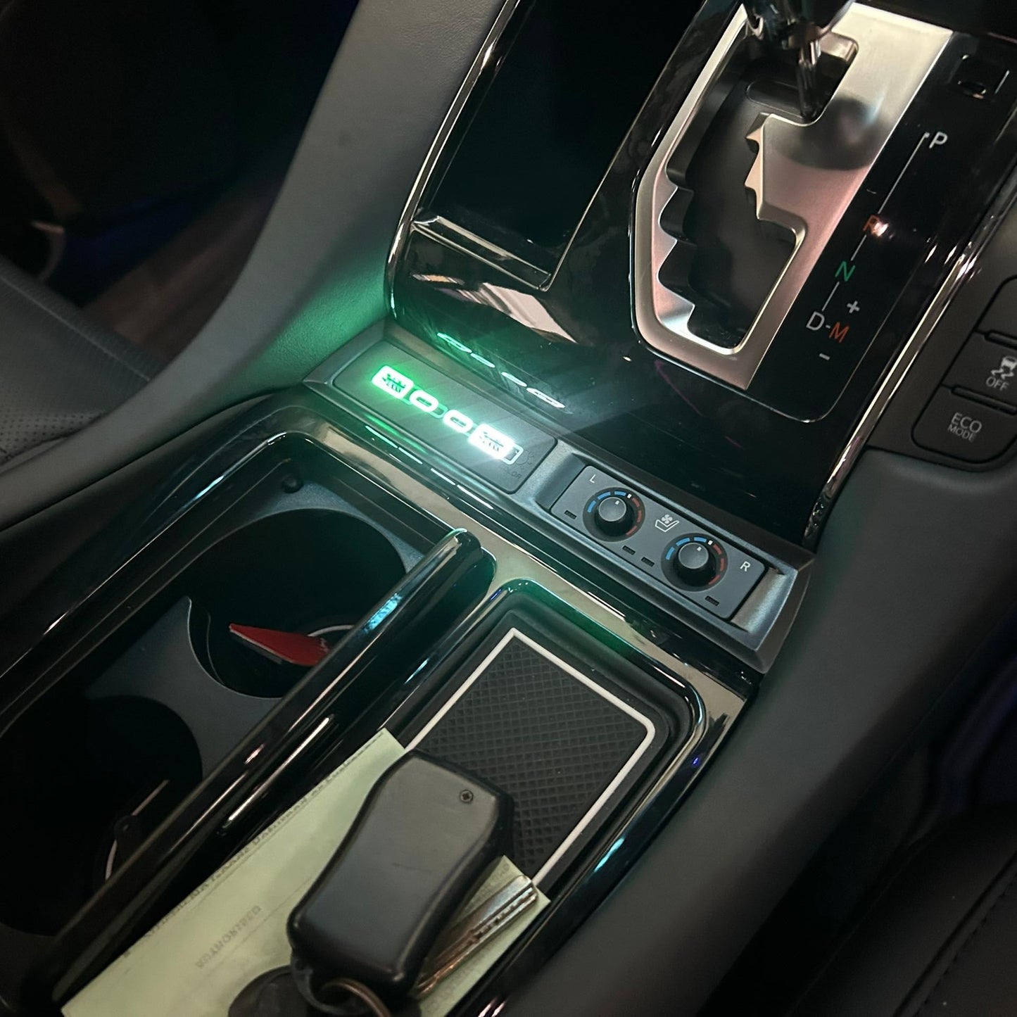 Toyota Alphard Vellfire AGH30 Middle Front Row Armrest USB Type-C Adaptor 45W Fast charging