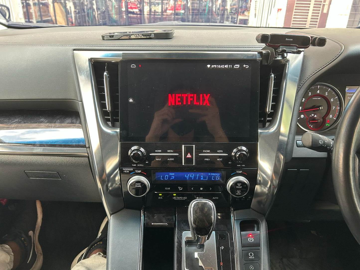 Toyota Vellfire Alphard AGH30 Dynavin Android Player 11.6 inch 8+256GB QLED