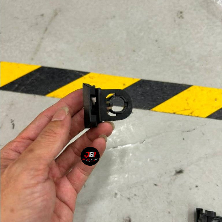 Toyota Alphard Vellfire 40 AGH40 AAHH40 Original Front Bumper Clip Pin Holder 47749-30090 OEM Genuine