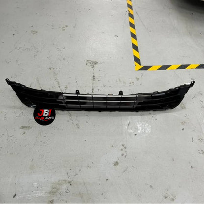 Toyota Vellfire TAHA40W-PFZTT Front Bumper Lower Center Grille Original Japan Part Number 53102-V2120